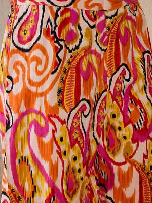 Women Printed Panelled Cotton Kurta with Trousers 4