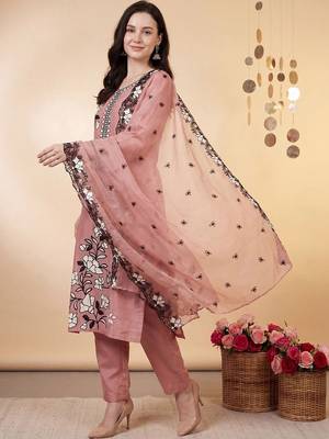 Women Floral Embroidered Thread Work Kurta with Trousers & With Dupatta 1