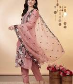 Women Floral Embroidered Thread Work Kurta with Trousers & With Dupatta