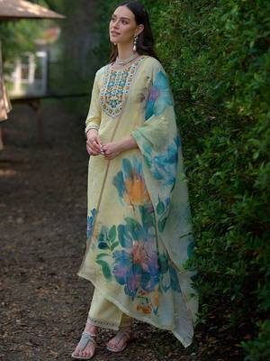 Women Floral Embroidered Mirror Work Cotton Kurta with Palazzos & With Dupatta 4