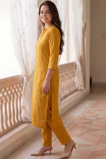 Women Thread Work Kurta with Trousers