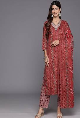 Floral printed cotton v neck kurta trouser & dupatta set 1