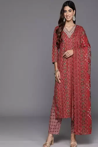 Floral printed cotton v neck kurta trouser & dupatta set