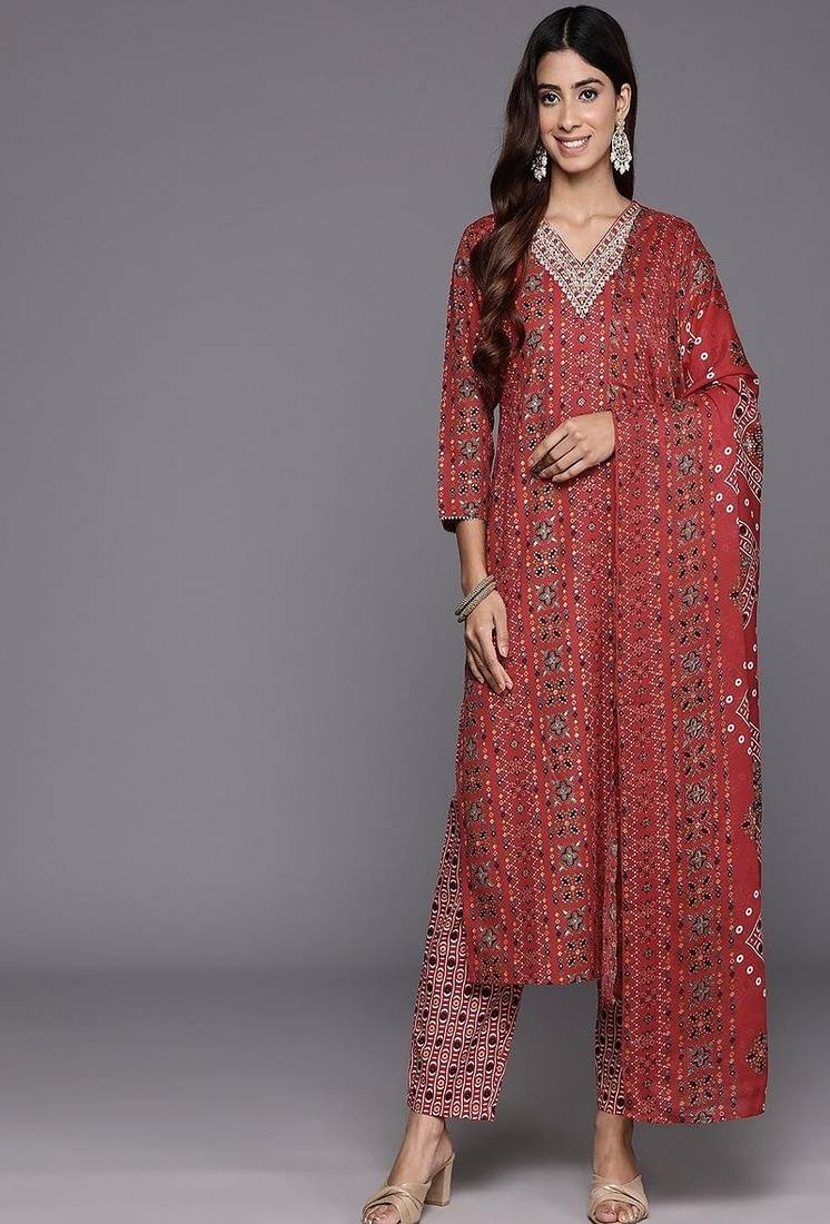 Floral printed cotton v neck kurta trouser & dupatta set