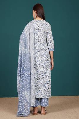 Floral printed cotton v neck kurta trouser & dupatta set 2