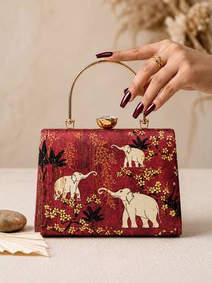 Red shoulder strap satin embroidery clutches for women 3