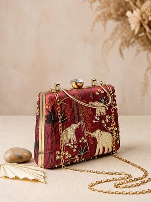 Red shoulder strap satin embroidery clutches for women 4