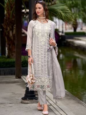Floral Embroidered Sequinned Straight Kurta with Trouser & Dupatta 2
