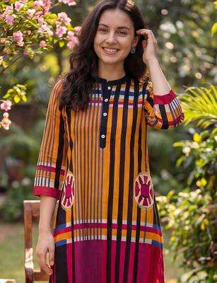 Women Printed Cotton Kurta with Trousers 2