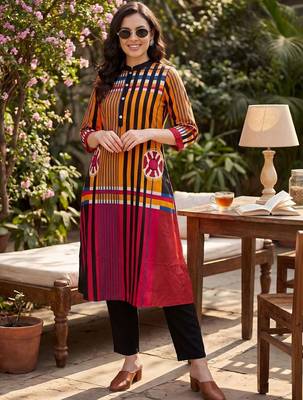 Women Printed Cotton Kurta with Trousers 1