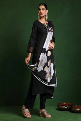 Floral printed cotton round neck kurta trouser & dupatta set 3