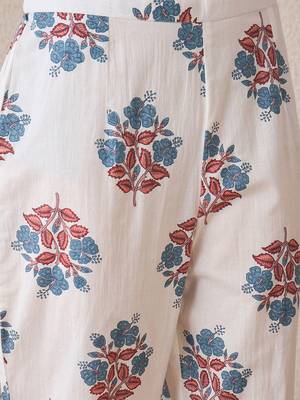 Floral Printed V-Neck Cotton A-Line Kurta With Trousers 3