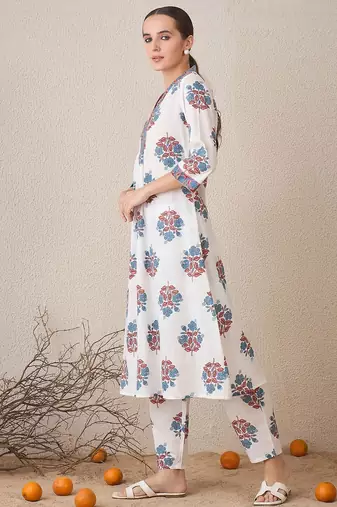Floral Printed V-Neck Cotton A-Line Kurta With Trousers