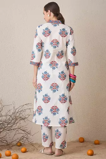 Floral Printed V-Neck Cotton A-Line Kurta With Trousers