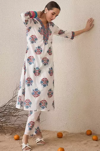 Floral Printed V-Neck Cotton A-Line Kurta With Trousers