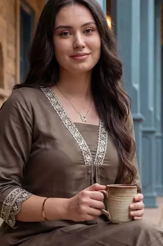 Women Ethnic Motifs Embroidered Thread Work Kurta with Trousers