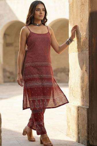 Women Ethnic Motifs Printed Cotton Kurta with Trousers