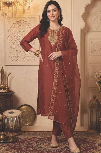 Women Paisley Embroidered Kurta with Trousers & With Dupatta