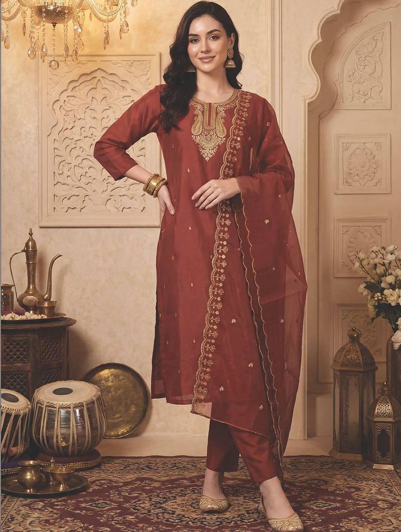 Women Paisley Embroidered Kurta with Trousers & With Dupatta
