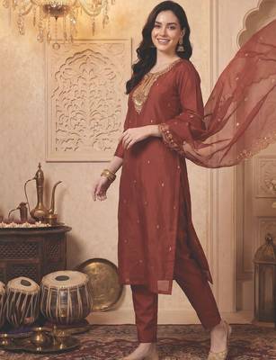 Women Paisley Embroidered Kurta with Trousers & With Dupatta 2