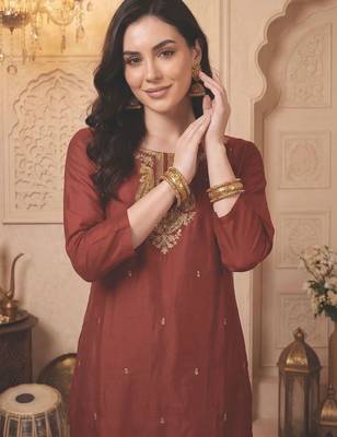 Women Paisley Embroidered Kurta with Trousers & With Dupatta 3