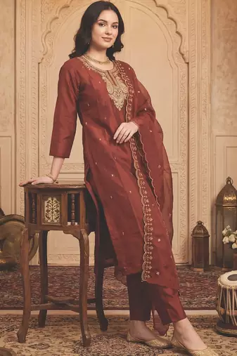 Women Paisley Embroidered Kurta with Trousers & With Dupatta