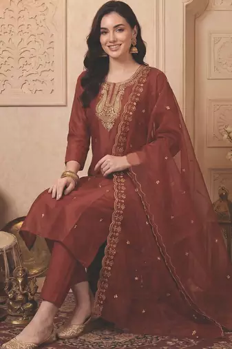Women Paisley Embroidered Kurta with Trousers & With Dupatta