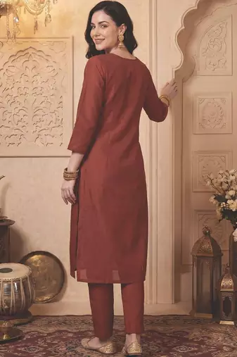 Women Paisley Embroidered Kurta with Trousers & With Dupatta