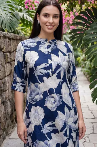 Women Floral Printed Kurta with Trousers