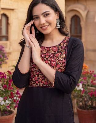 Women Ethnic Motifs Embroidered Thread Work Kurta with Trousers & With Dupatta 2