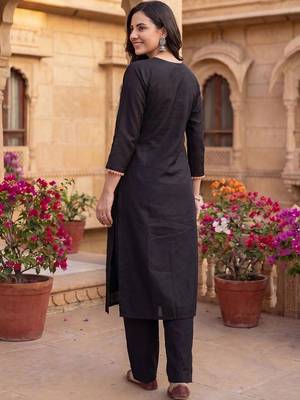 Women Ethnic Motifs Embroidered Thread Work Kurta with Trousers & With Dupatta 4