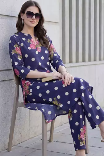 Women Floral Printed Cotton Kurta with Trousers