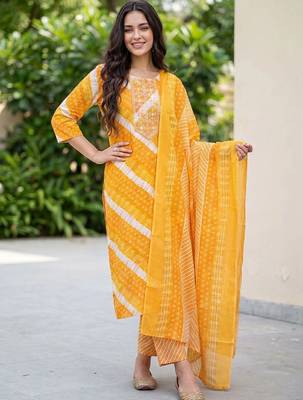 Women Printed Kurta with Trousers & With Dupatta 6