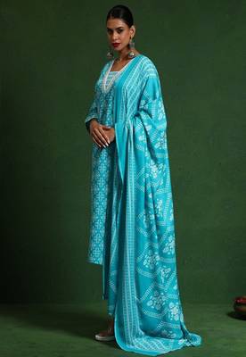 Floral embroidered cotton v neck kurta trouser & dupatta set 3