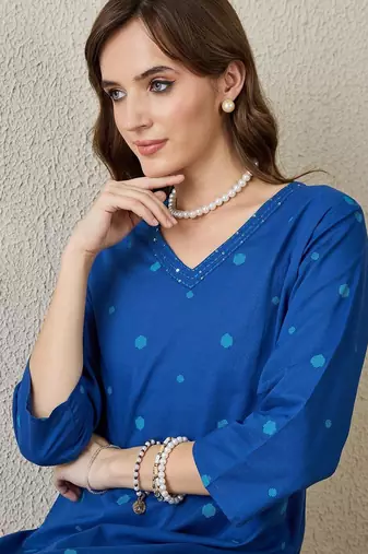 Women Ethnic Motifs Printed Cotton Kurta with Trousers