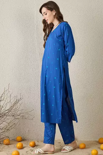 Women Ethnic Motifs Printed Cotton Kurta with Trousers