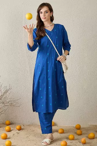 Women Ethnic Motifs Printed Cotton Kurta with Trousers