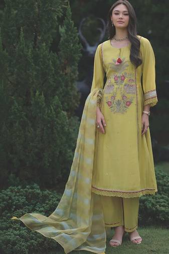 Women Animal Embroidered Sequinned Kurta with Trousers & With Dupatta