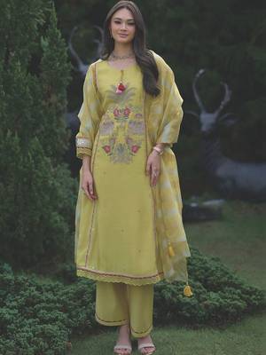 Women Animal Embroidered Sequinned Kurta with Trousers & With Dupatta 4