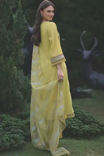 Women Animal Embroidered Sequinned Kurta with Trousers & With Dupatta