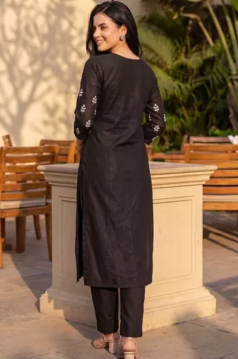 Women Ethnic Motifs Embroidered Thread Work Kurta with Trousers & With Dupatta
