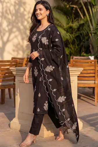 Women Ethnic Motifs Embroidered Thread Work Kurta with Trousers & With Dupatta