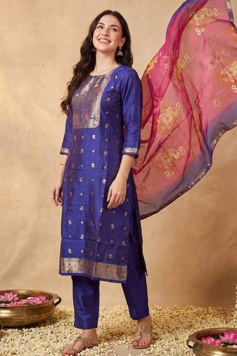 Women Ethnic Motifs Kurta with Trousers & With Dupatta