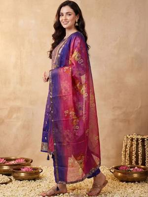 Women Ethnic Motifs Kurta with Trousers & With Dupatta 3
