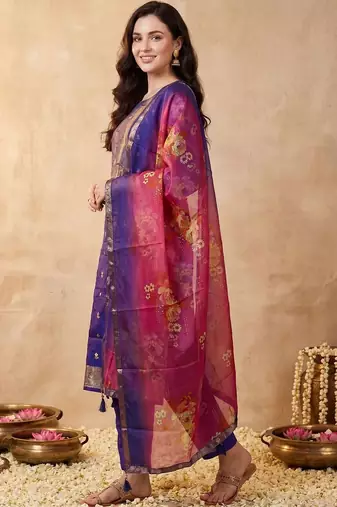 Women Ethnic Motifs Kurta with Trousers & With Dupatta