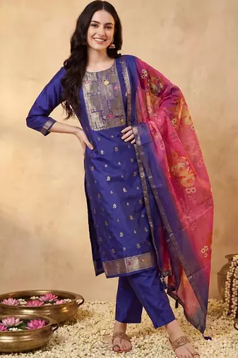 Women Ethnic Motifs Kurta with Trousers & With Dupatta