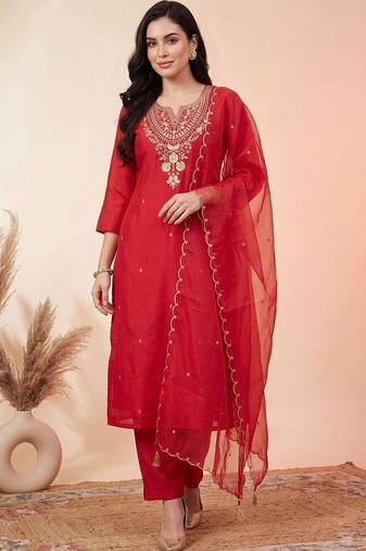 Women Ethnic Motifs Embroidered Thread Work Kurta with Trousers & With Dupatta
