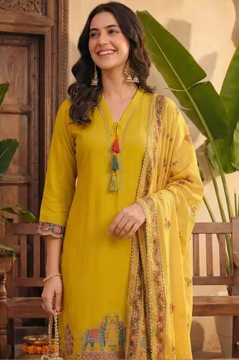 Women Ethnic Motifs Printed Kurta with Trousers & With Dupatta
