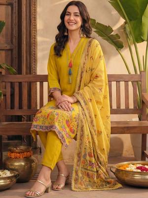 Women Ethnic Motifs Printed Kurta with Trousers & With Dupatta 4