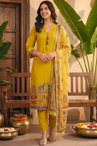 Women Ethnic Motifs Printed Kurta with Trousers & With Dupatta